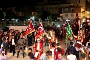Erciş'te mehteranlı demokrasi n&ouml;beti