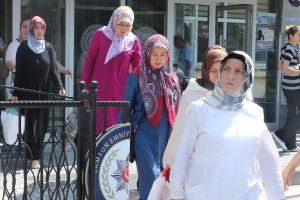 Samsun'da FET&Ouml;/PDY ş&uuml;phelisi 17 &ouml;ğretmen adliyeye sevk edildi