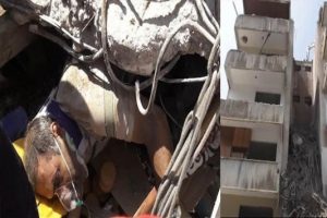 &Uuml;zerine beton par&ccedil;ası d&uuml;şen bek&ccedil;i yaralandı