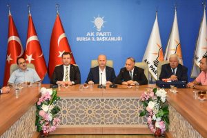 AK Parti Bursa İl Başkanı Cemalettin Torun: "Halkımız d&uuml;nyaya &ouml;rnek bir birliktelik sergiledi"