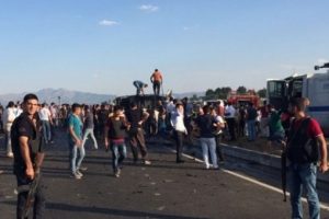 Bing&ouml;l'de &ccedil;evik kuvvet aracına bombalı saldırı