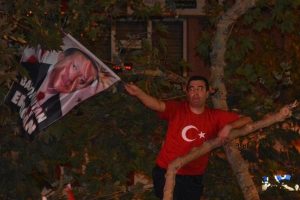 Bursa'da 10 bin kişi 'Demokrasi n&ouml;beti'nde toplandı