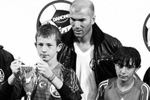 Zidane'dan &ouml;d&uuml;l almıştı, işte yeni takımı