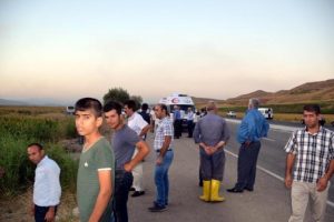 D&uuml;ğ&uuml;n yolunda kaza: 2 &ouml;l&uuml;, 12 yaralı
