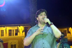 Adana'da demokrasi n&ouml;beti konseri şehit haberleri gelince iptal edildi