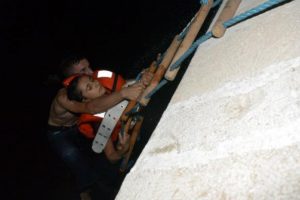 Erkek arkadaşıyla tartışınca Seyhan Nehri'ne atladı
