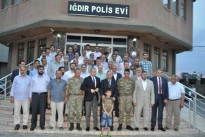 Iğdır'da hocalar ile mollalar 'demokrasi' yemeğinde biraraya geldi
