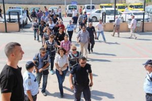 Edirne'de komiser 'imamı' ve 6 polis tutuklandı