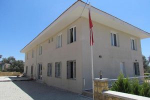 &Ccedil;eşme'de FET&Ouml; operasyonu: 12 g&ouml;zaltı