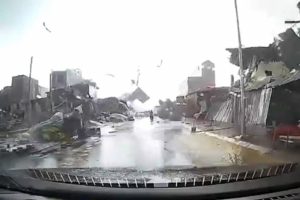 Fırtına ortalığı savaş alanına &ccedil;evirdi