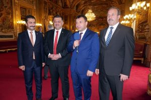 "Demokrasi adına g&uuml;&ccedil;lenerek &ccedil;ıkacağız"
