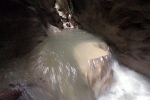 Bursalı dağcılar Harmankaya kanyonunu keşfetti