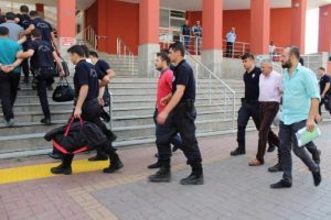 Kocaeli'de 5'i polis 6 kişi adliyeye sevk edildi