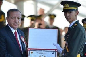 Kara Harp Okulu'nda 3 d&ouml;nemin birincilerine FET&Ouml;'den ihra&ccedil;