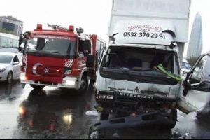 D-100'deki zincirleme kaza trafiği kilitledi