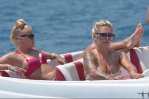 Marmaris'te plajlar doldu