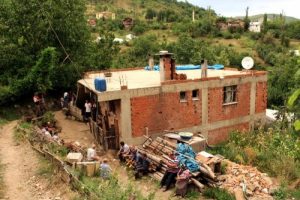 Berdel evliğe karşı &ccedil;ıkan 17 yaşındaki kız intihar etti