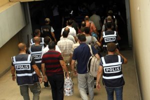 Antalya'da 22 FET&Ouml;'c&uuml; polis tutuklandı