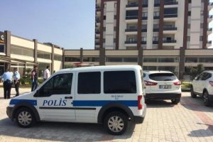 M&uuml;teahhidin b&uuml;rosuna silahlı saldırı: 1 &ouml;l&uuml;, 2 yaralı
