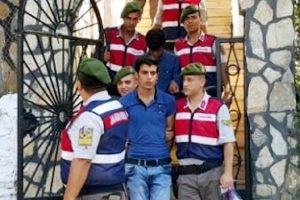 'FET&Ouml;'ye adın karıştı' diyen dolandırıcılara 100 bin lira kaptırdı