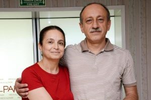 Aile hekimi, 26 yıllık eşinin b&ouml;breğiyle hayat buldu