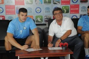 Nil&uuml;fer Belediyespor, 7'si yabancı 14 oyuncuyla birer yıllık s&ouml;zleşme imzaladı
