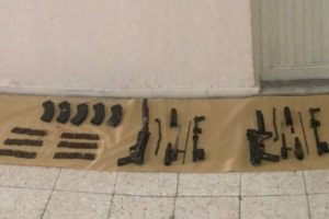 IŞİD'e 'kaleşnikof operasyonu: 14 g&ouml;azltı
