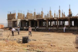 Silopi'de PKK'nın yaktığı okulların yerine yenileri yapılıyor