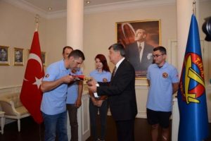 THK Başkanı Atılgan: "Paraş&uuml;t&ccedil;&uuml;lerimiz bayrağımızı g&ouml;klerde dalgalandıracak"