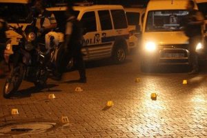 Adana'da silahlı saldırı: 3 polis ve 1 vatandaş yaralı