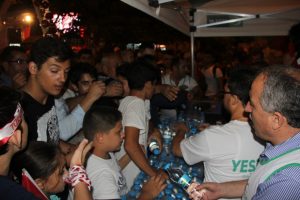 Yeşilay, Bursa'da demokrasi n&ouml;bet&ccedil;ilerini yalnız bırakmadı