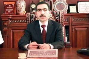Hakkari &Uuml;niversitesi rekt&ouml;r&uuml; yeniden g&ouml;zaltında
