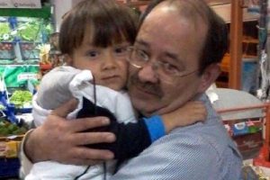 T&uuml;fekle fotoğraf &ccedil;ekmeye &ccedil;alışan kadın oğlunu &ouml;ld&uuml;rd&uuml;