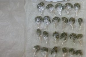 Uyuşturucu satıcısı 12 bin hapla yakalandı