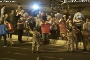 Darbeci hainler vatandaşlara b&ouml;yle kurşun yağdırmış