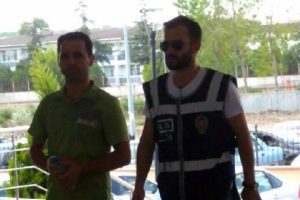 'Silahları askere teslim edin' diyen emniyet m&uuml;d&uuml;r&uuml; tutuklandı