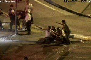 Darbeciler sivillerin &uuml;zerine b&ouml;yle kurşun yağdırdı!