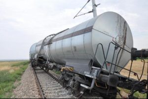 Yozgat'ta y&uuml;k treni raydan &ccedil;ıktı; 7 vagon devrildi