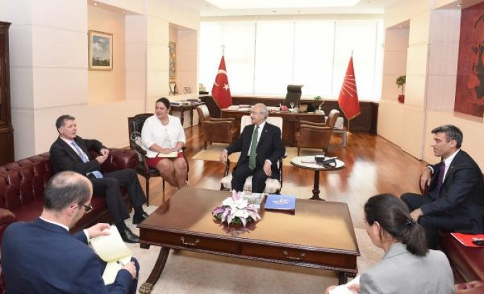 İngiltere B&uuml;y&uuml;kel&ccedil;isi Moore'dan Kılı&ccedil;daroğlu'na ziyaret