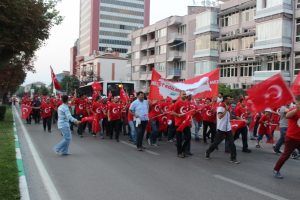 Demokrasi n&ouml;betine Bursa'dan enerji takviyesi