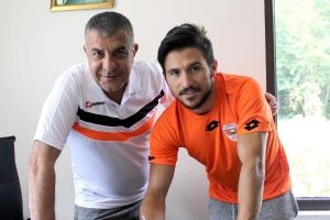 Bursasporlu Bekir Yılmaz, Adanaspor ile anlaştı