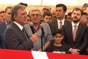 Cenaze t&ouml;renine G&uuml;l ve Albayrak da katıldı