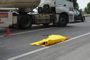 Otomobil, motosiklete &ccedil;arptı: 1 &ouml;l&uuml;
