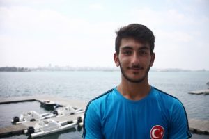 'K&uuml;rek'le astımı yendi, şimdi madalyaya doymuyor