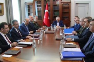 Başbakanlık'taki g&uuml;venlik toplantısı sona erdi