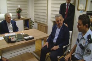 Başbakan Yıldırım'dan &Ccedil;engelk&ouml;y Polis Merkezine ziyaret
