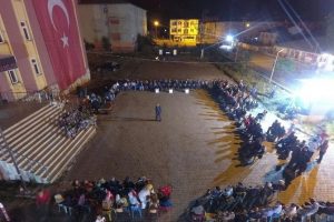 Demokrasi şehitleri i&ccedil;in k&uuml;rt&ccedil;e mevlit