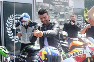 Kenan Sofuoğlu ve motosiklet&ccedil;iler mitinge doğru yola &ccedil;ıktı