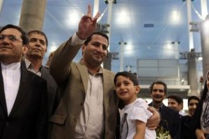 İran'da n&uuml;kleer fizik&ccedil;i Şahram Amiri idam edildi