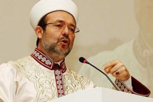 Diyanet İşleri Başkanı Mehmet G&ouml;rmez, şehitler i&ccedil;in dua etti